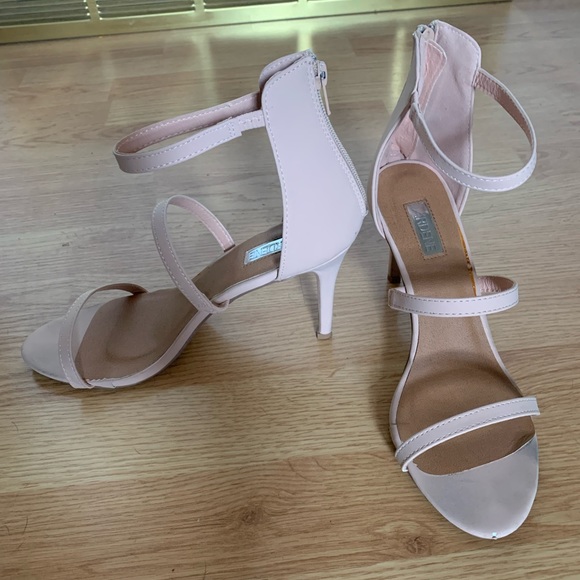 Pink strappy heels - Picture 2 of 3